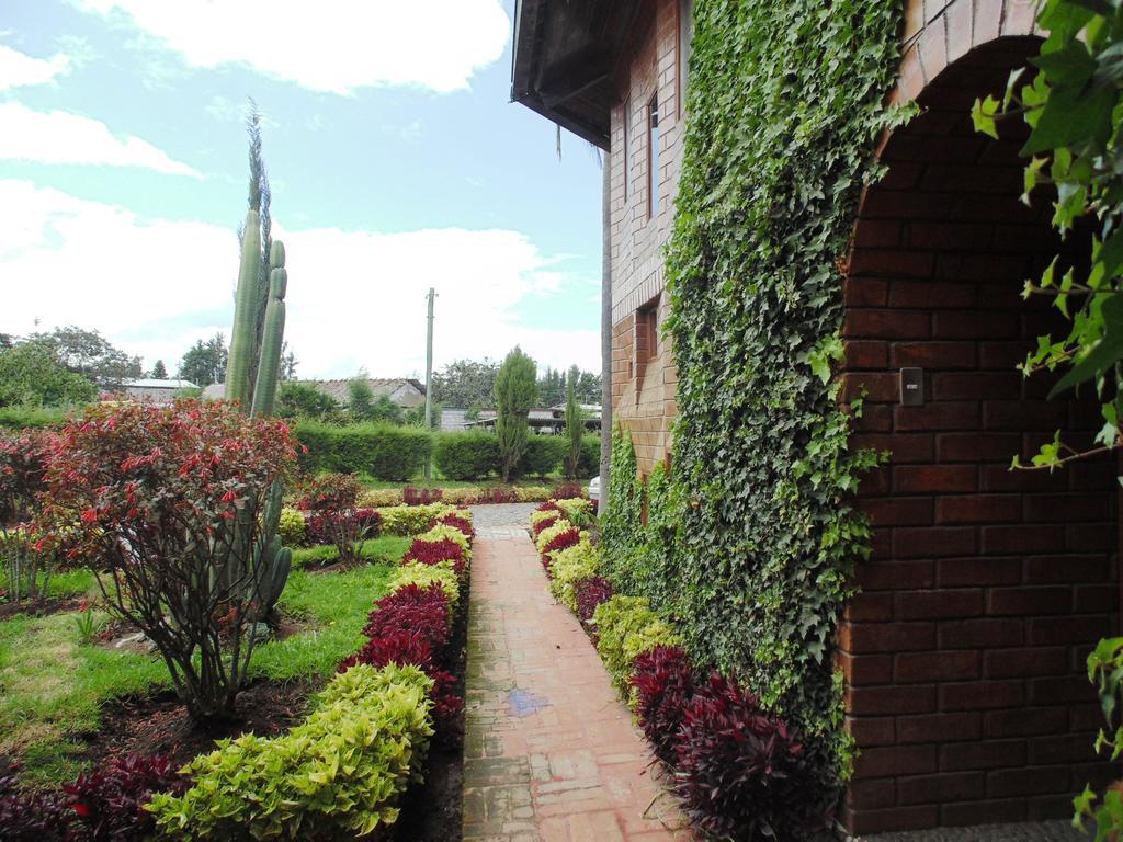 Hosteria Rosa Blanca Пуэмбо Экстерьер фото