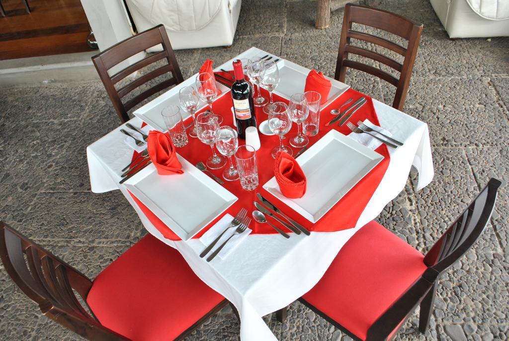Hosteria Rosa Blanca Пуэмбо Экстерьер фото